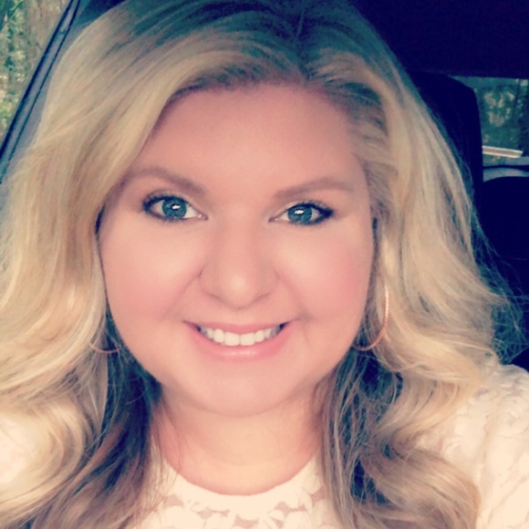 Meet your Posher, Erin - Picture 1 of 1